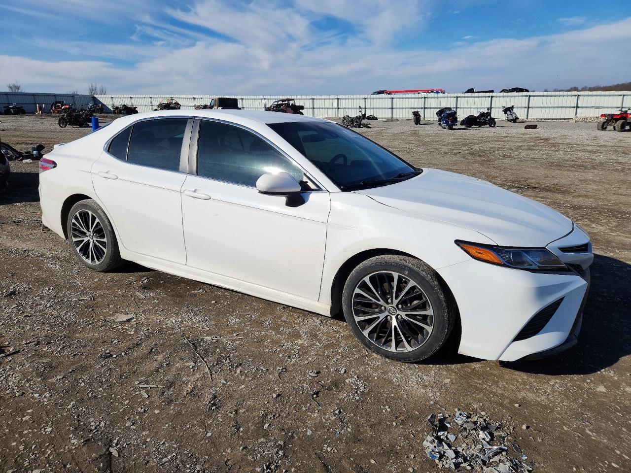2018 TOYOTA CAMRY