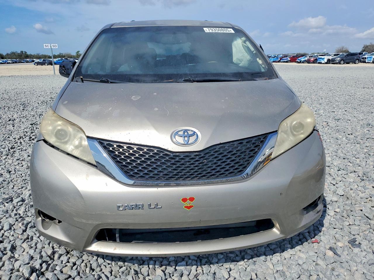 2015 TOYOTA SIENNA