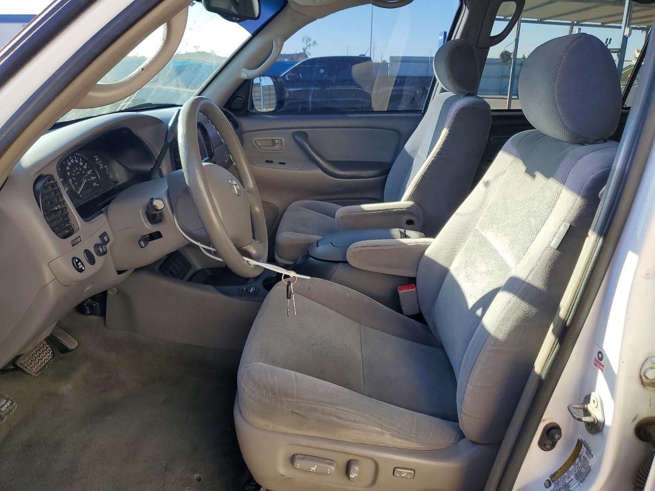 2006 TOYOTA Sequoia