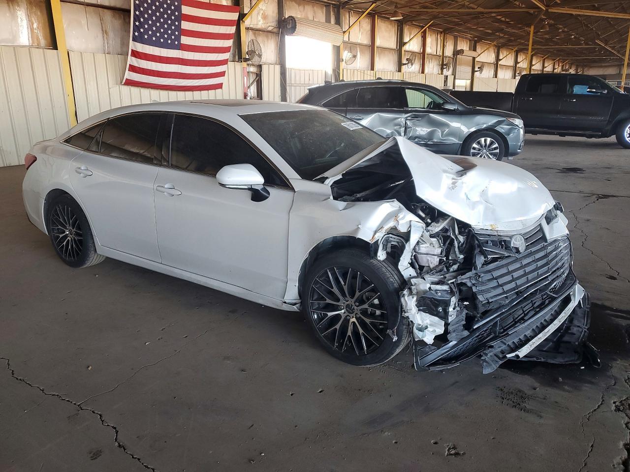 2019 TOYOTA Avalon