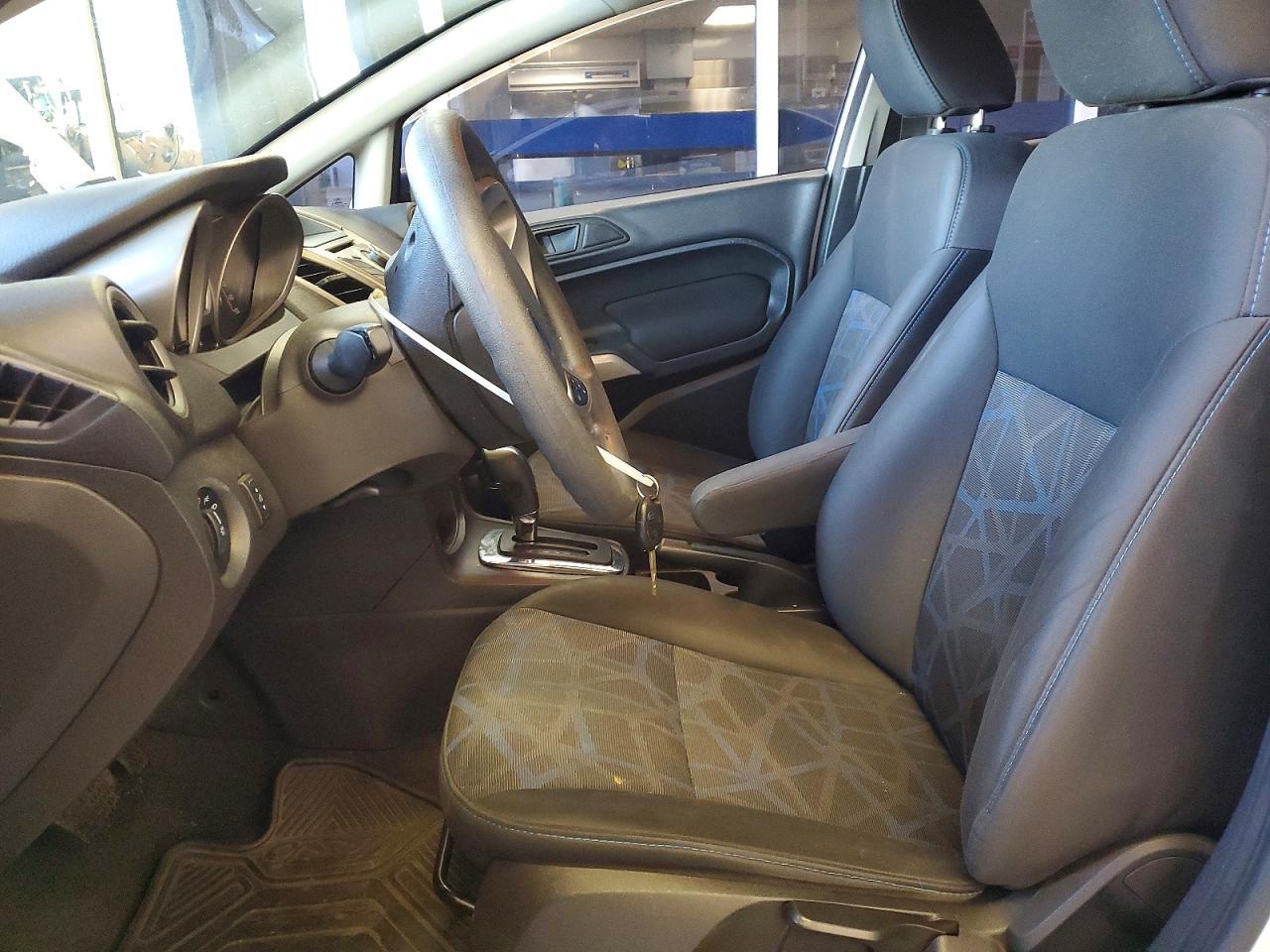 2012 FORD Fiesta