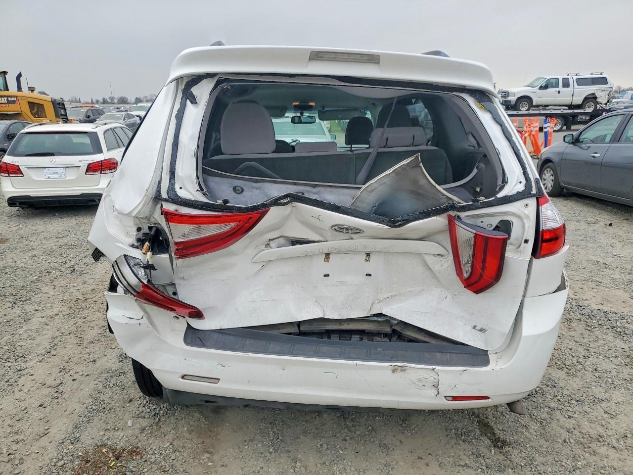 2016 TOYOTA SIENNA