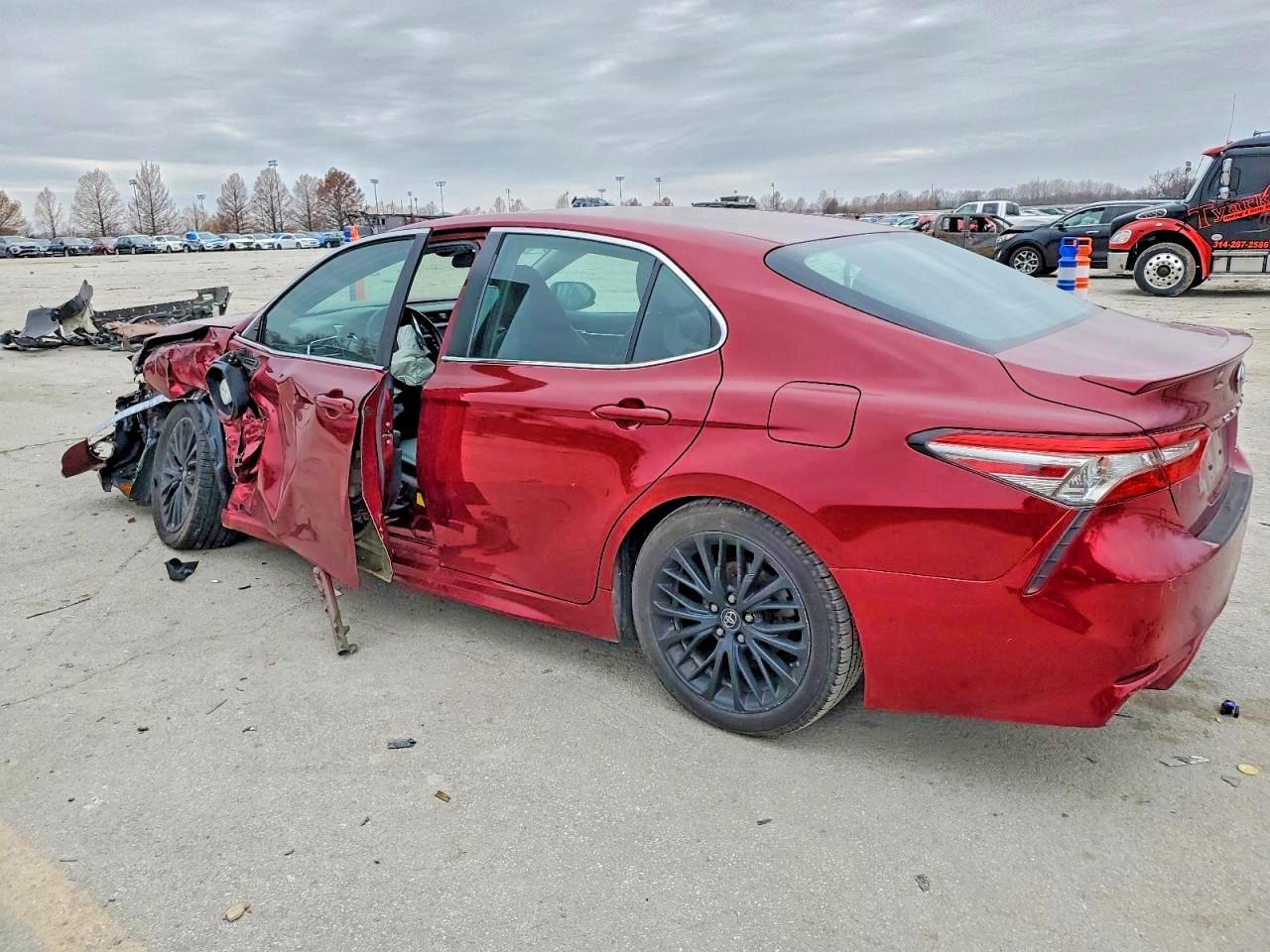 2018 TOYOTA CAMRY