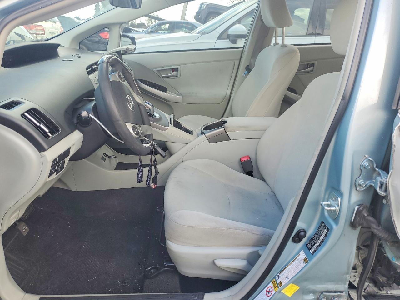 2013 TOYOTA PRIUS