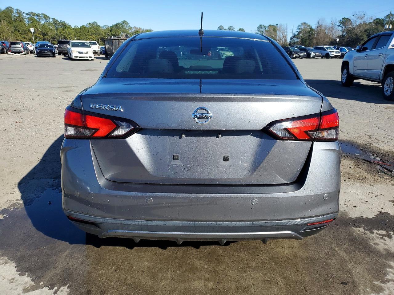 2021 NISSAN VERSA