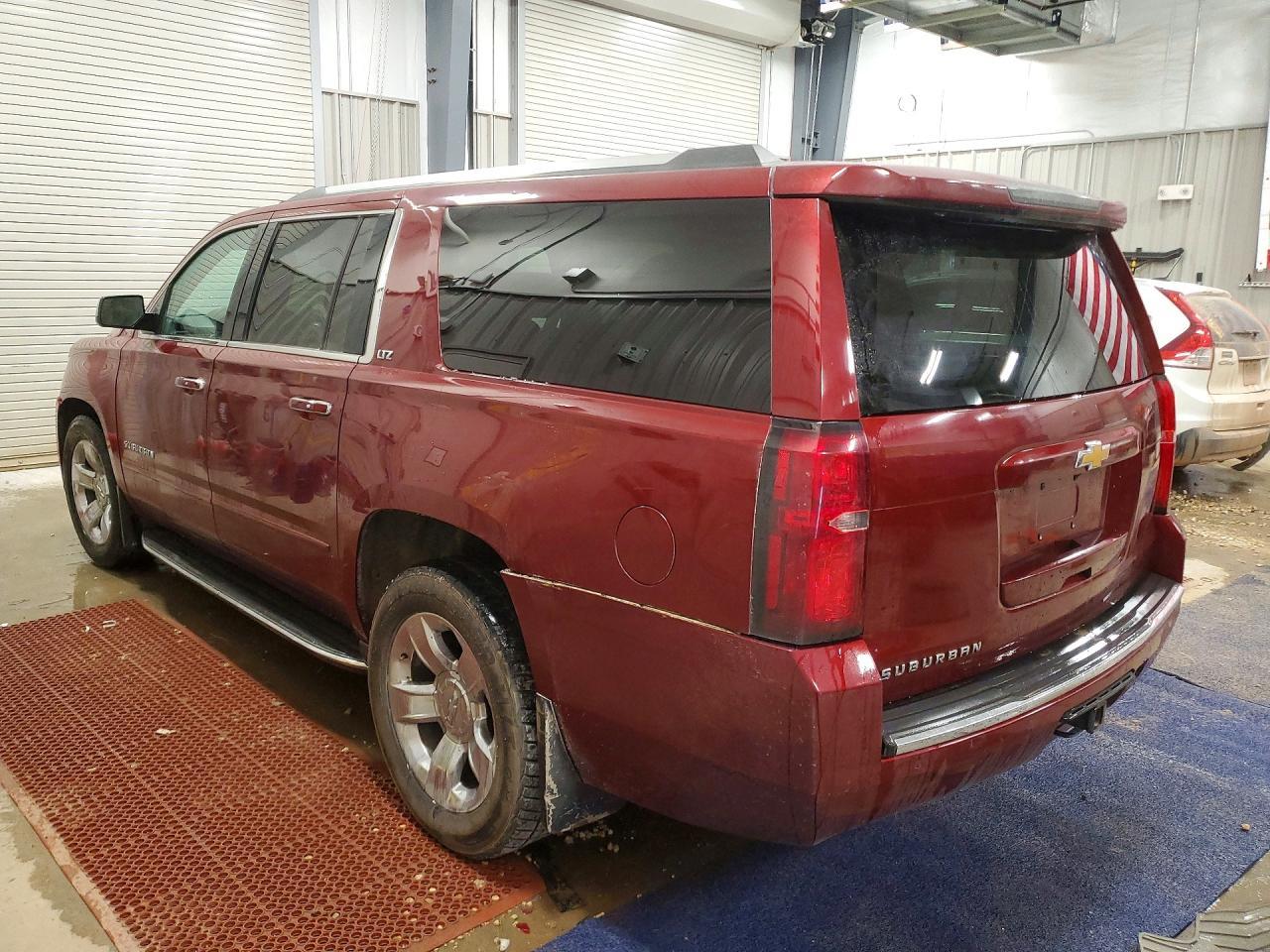 2016 CHEVROLET Suburban