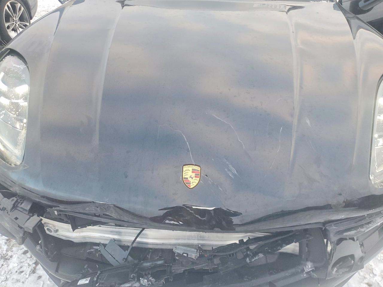 2025 PORSCHE Macan