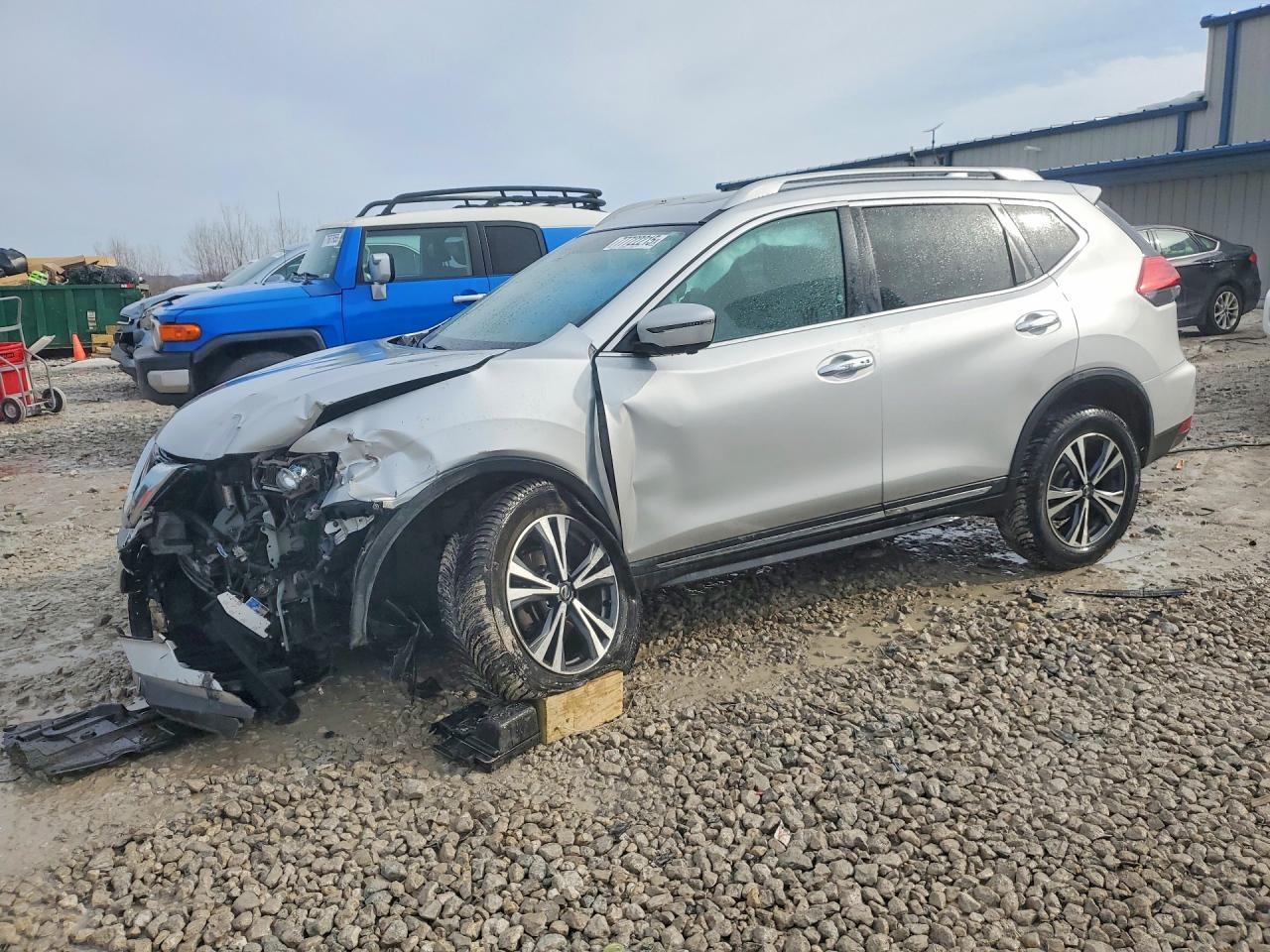 2017 NISSAN ROGUE