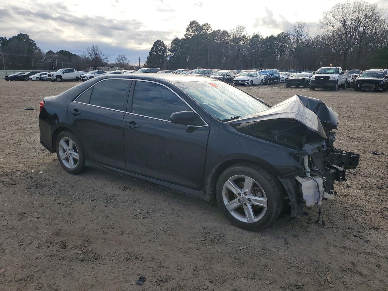 2014 TOYOTA CAMRY