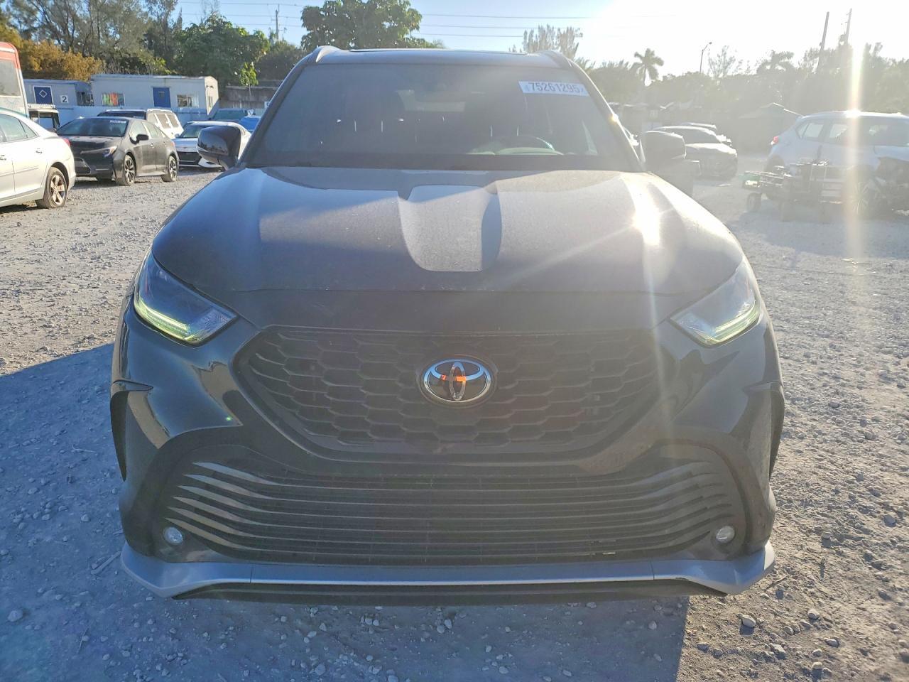 2021 TOYOTA HIGHLANDER