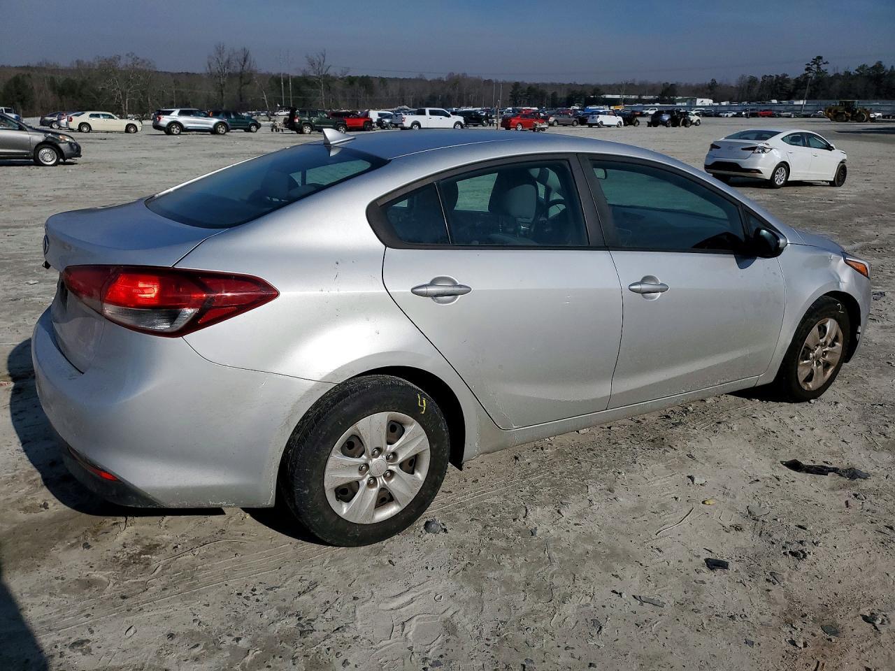 2017 KIA FORTE