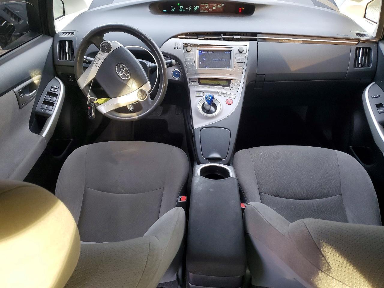 2015 TOYOTA PRIUS