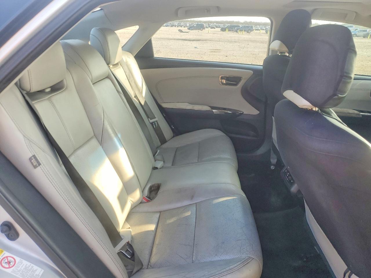 2013 TOYOTA Avalon