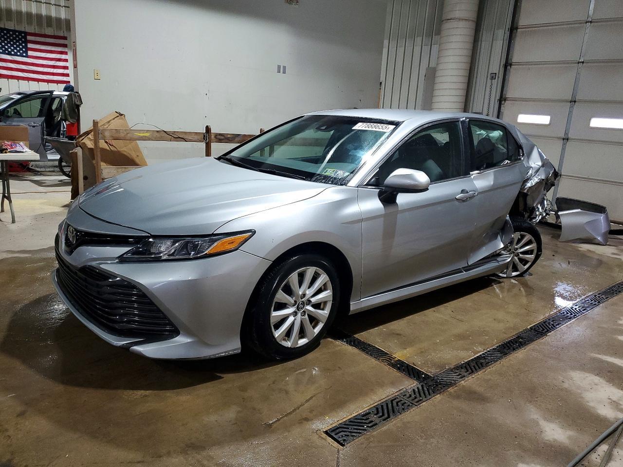 2018 TOYOTA CAMRY