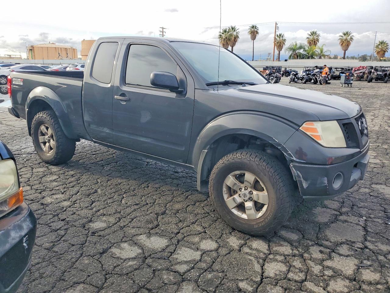 2011 NISSAN Frontier