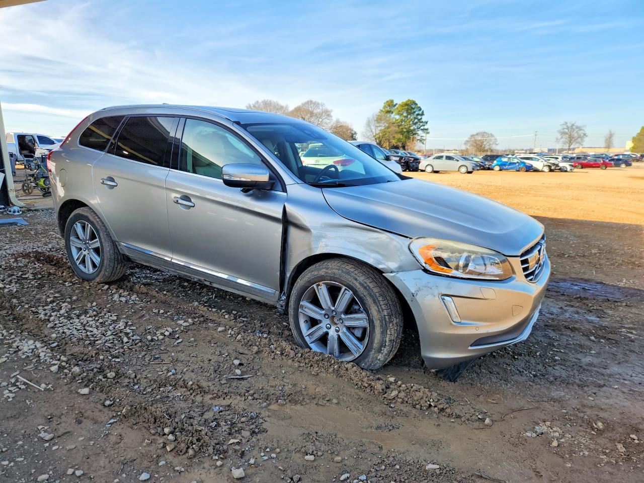 2016 VOLVO XC60