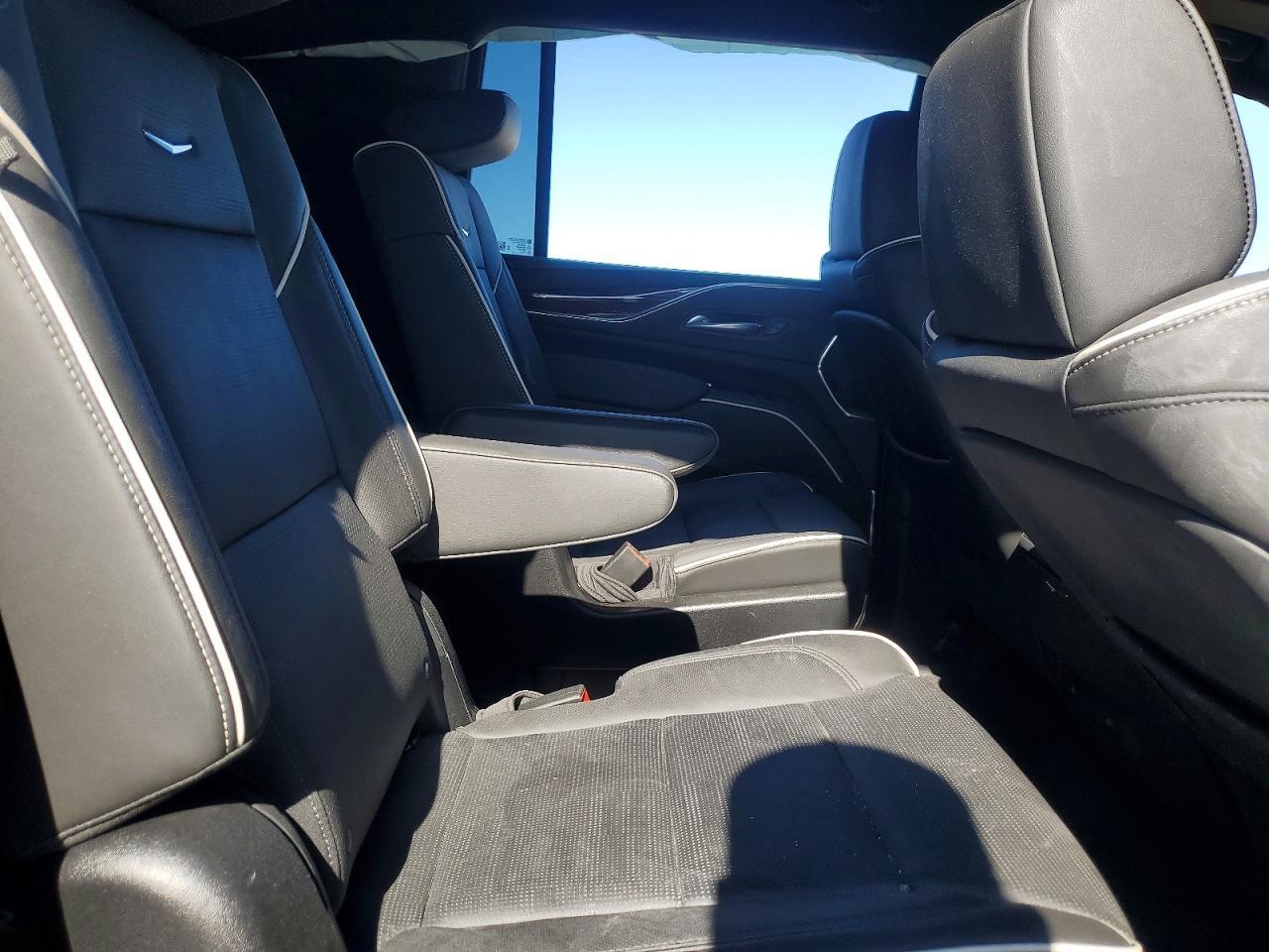 2024 CADILLAC Escalade ESV