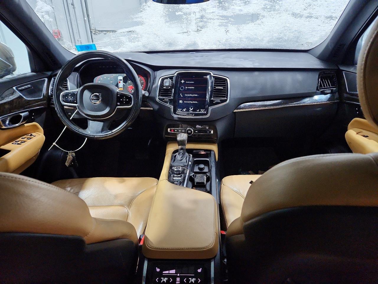 2017 VOLVO XC90