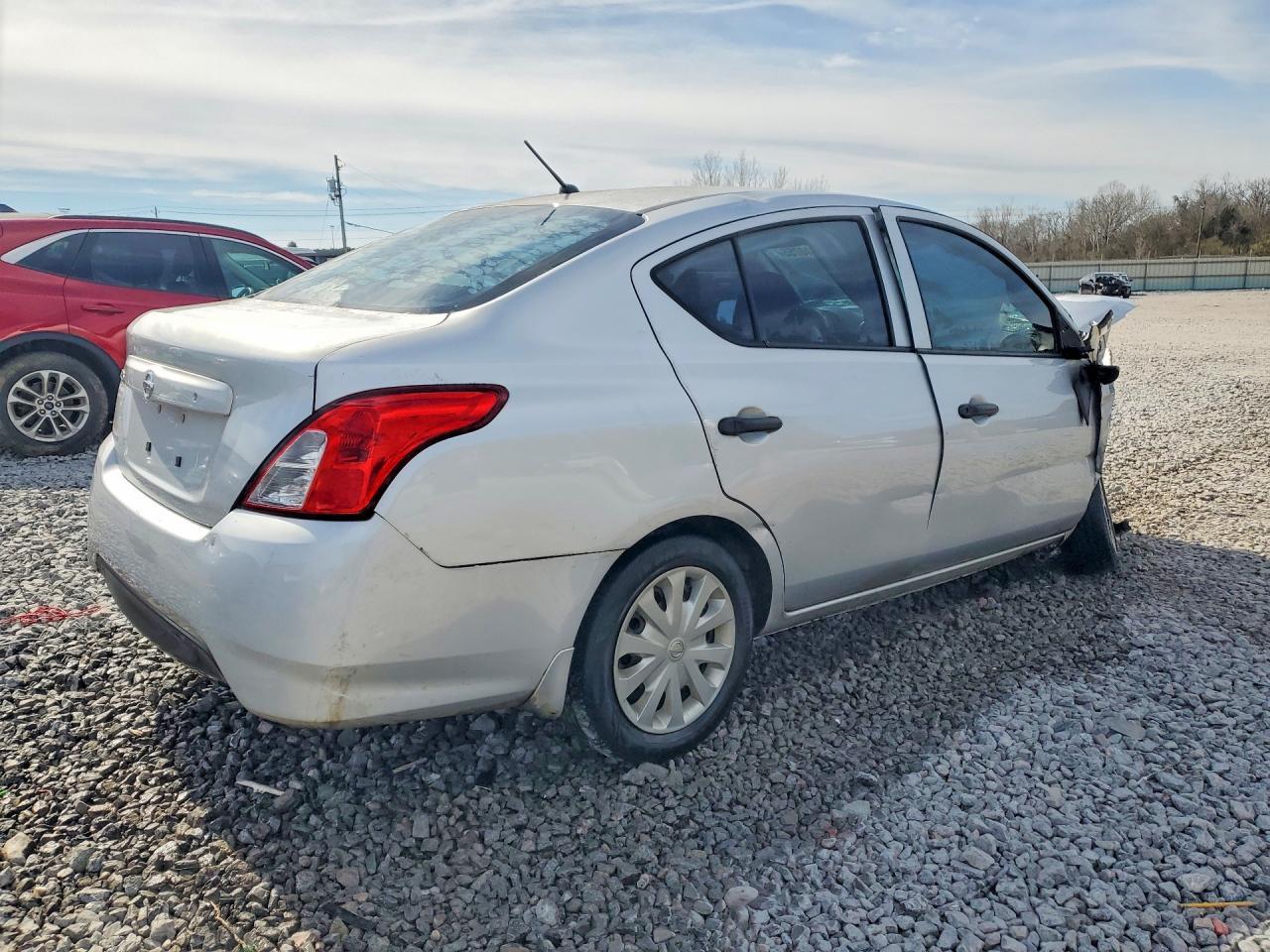 2017 NISSAN VERSA