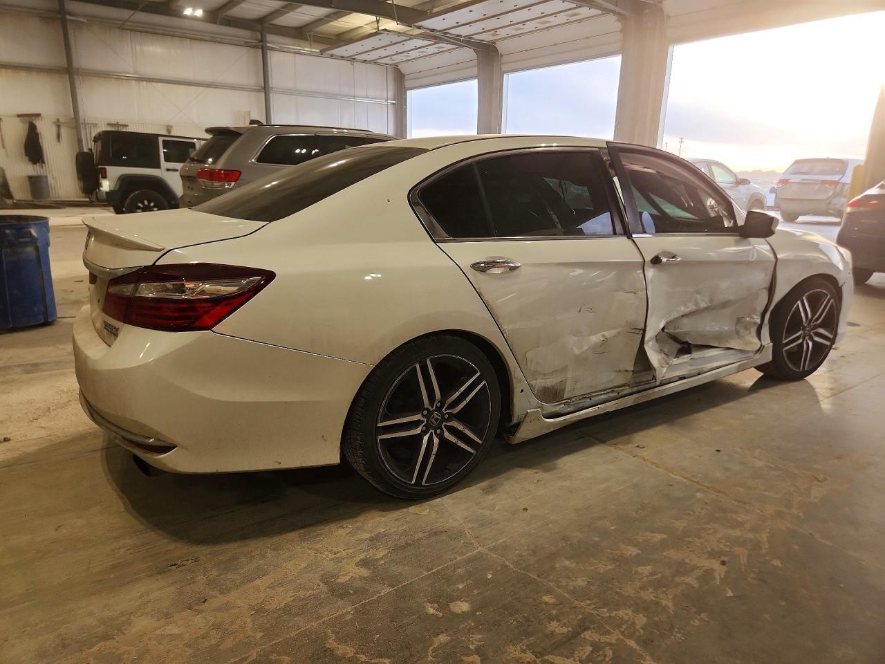 2017 HONDA ACCORD