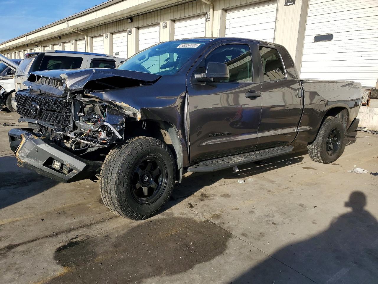 2016 TOYOTA TUNDRA