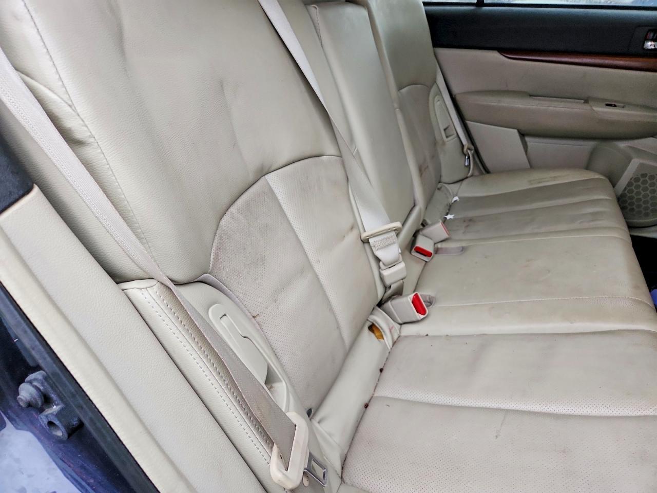 2013 SUBARU Outback