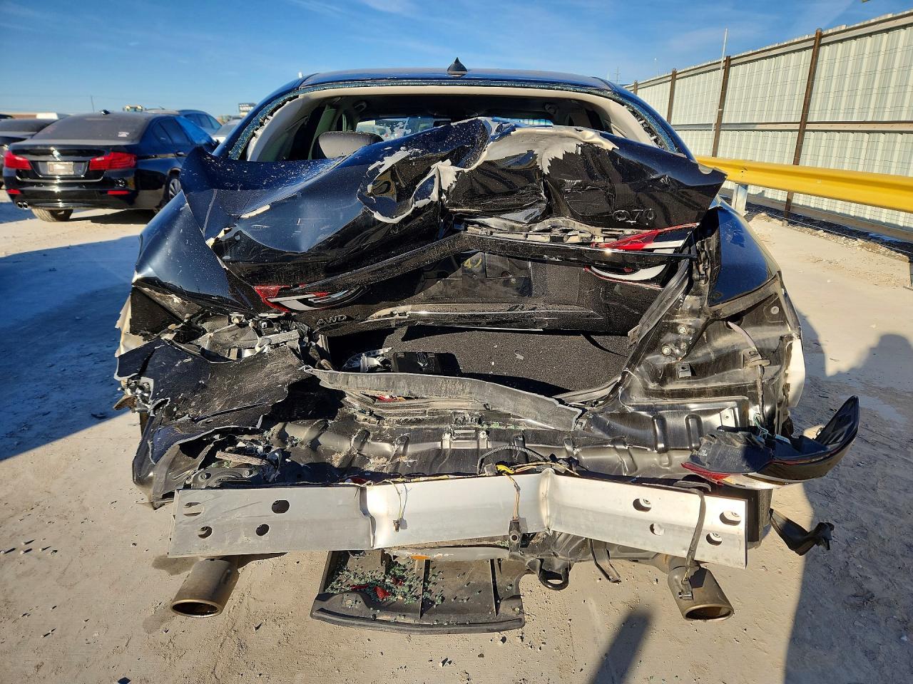 2016 INFINITI Q70
