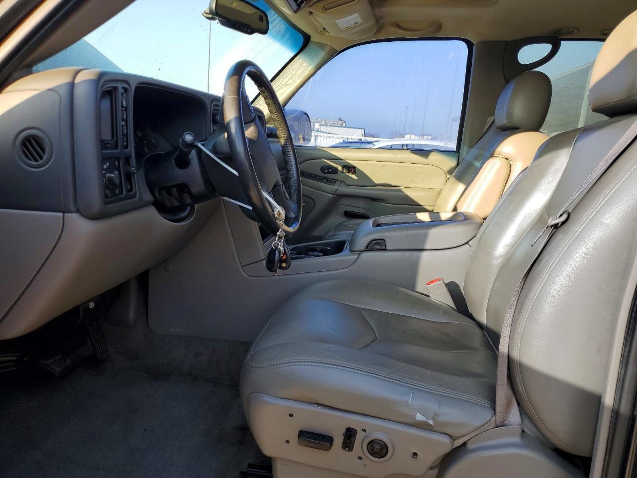 2004 CHEVROLET Tahoe