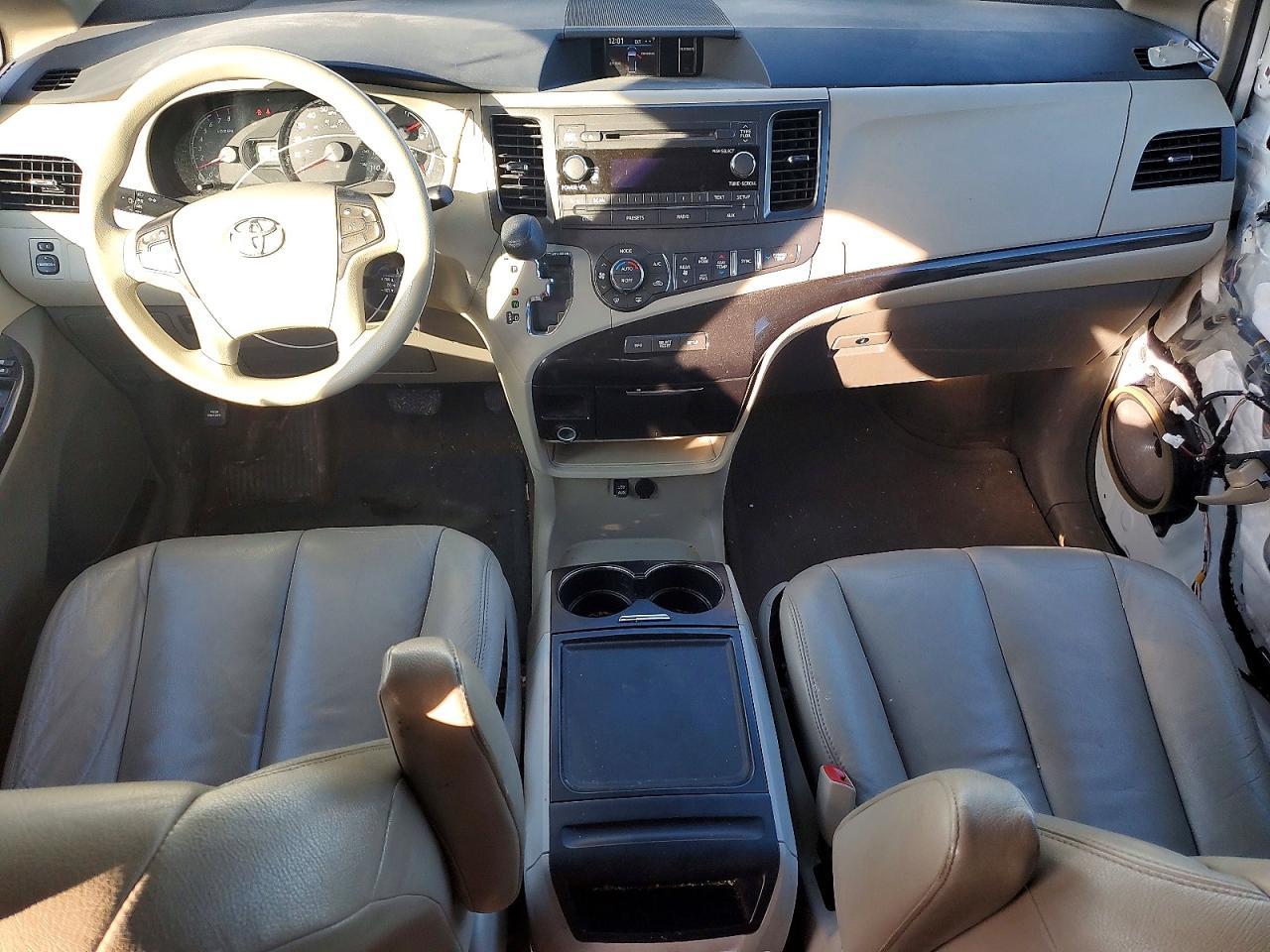2013 TOYOTA SIENNA