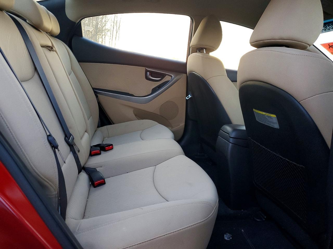 2012 HYUNDAI ELANTRA