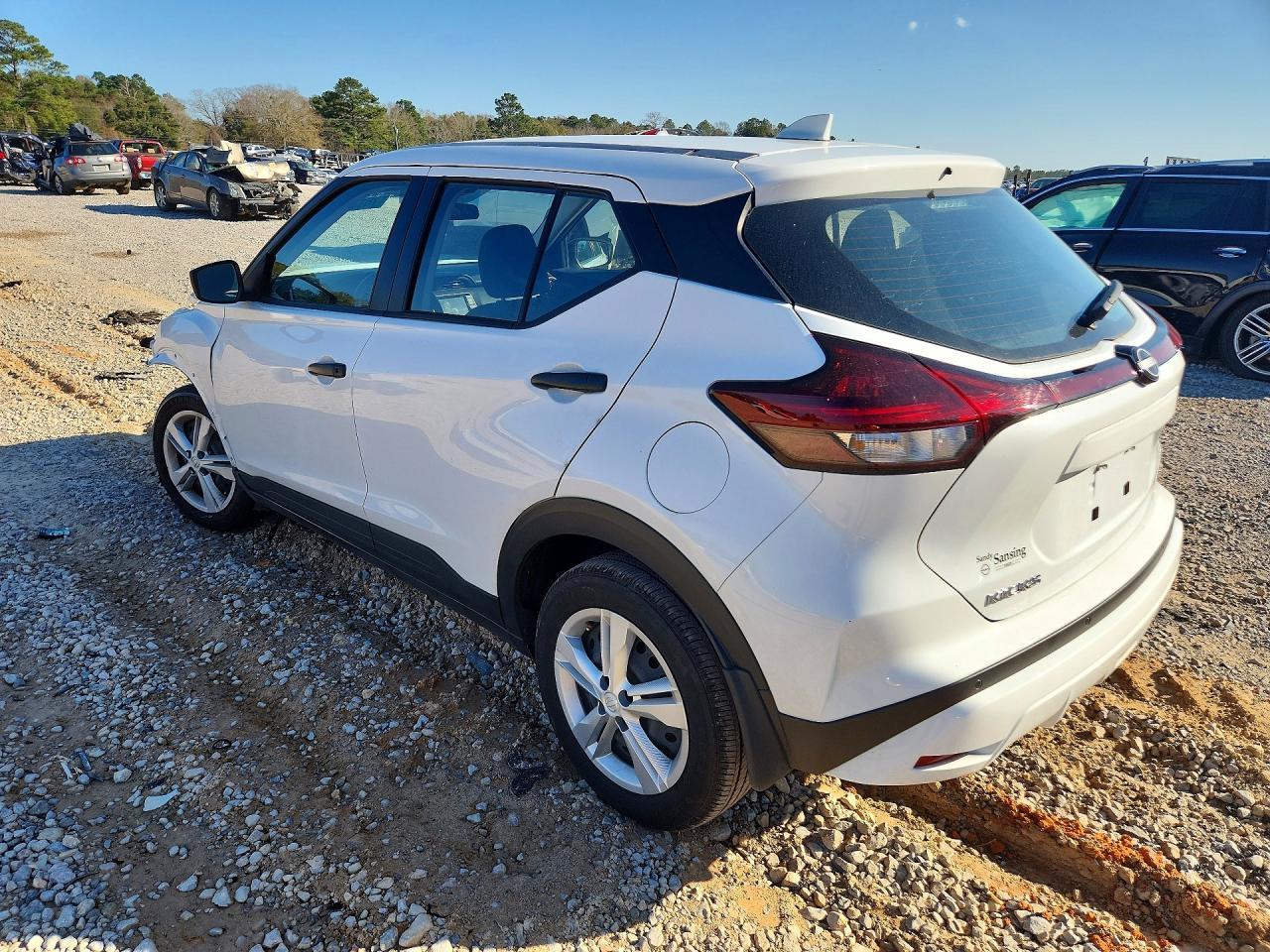 2025 NISSAN KICKS
