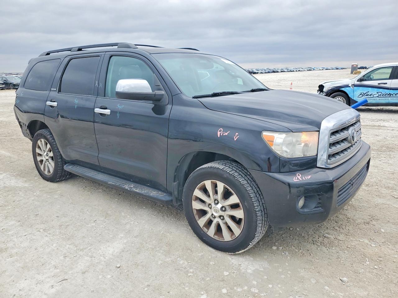 2014 TOYOTA Sequoia