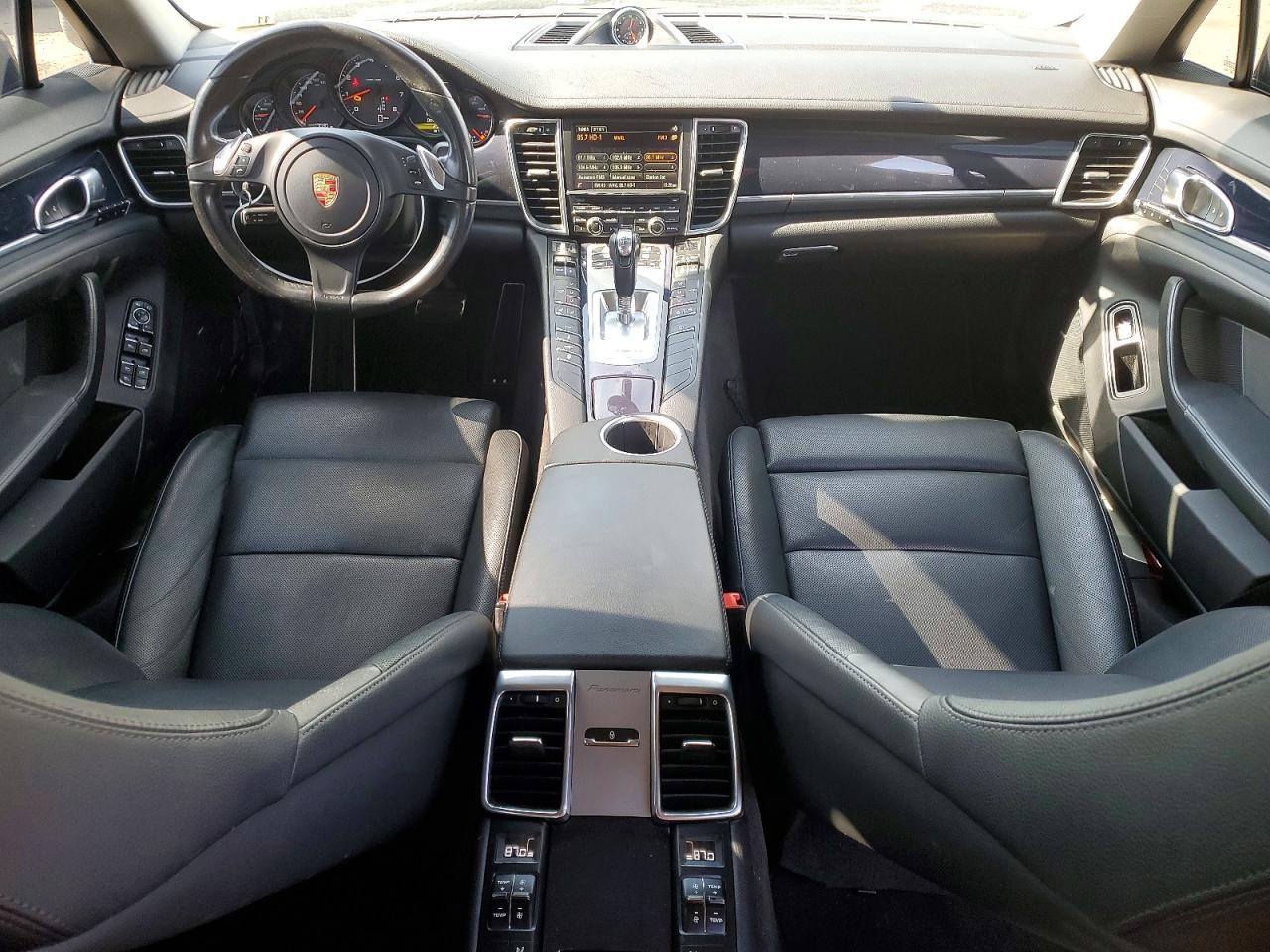 2016 PORSCHE Panamera