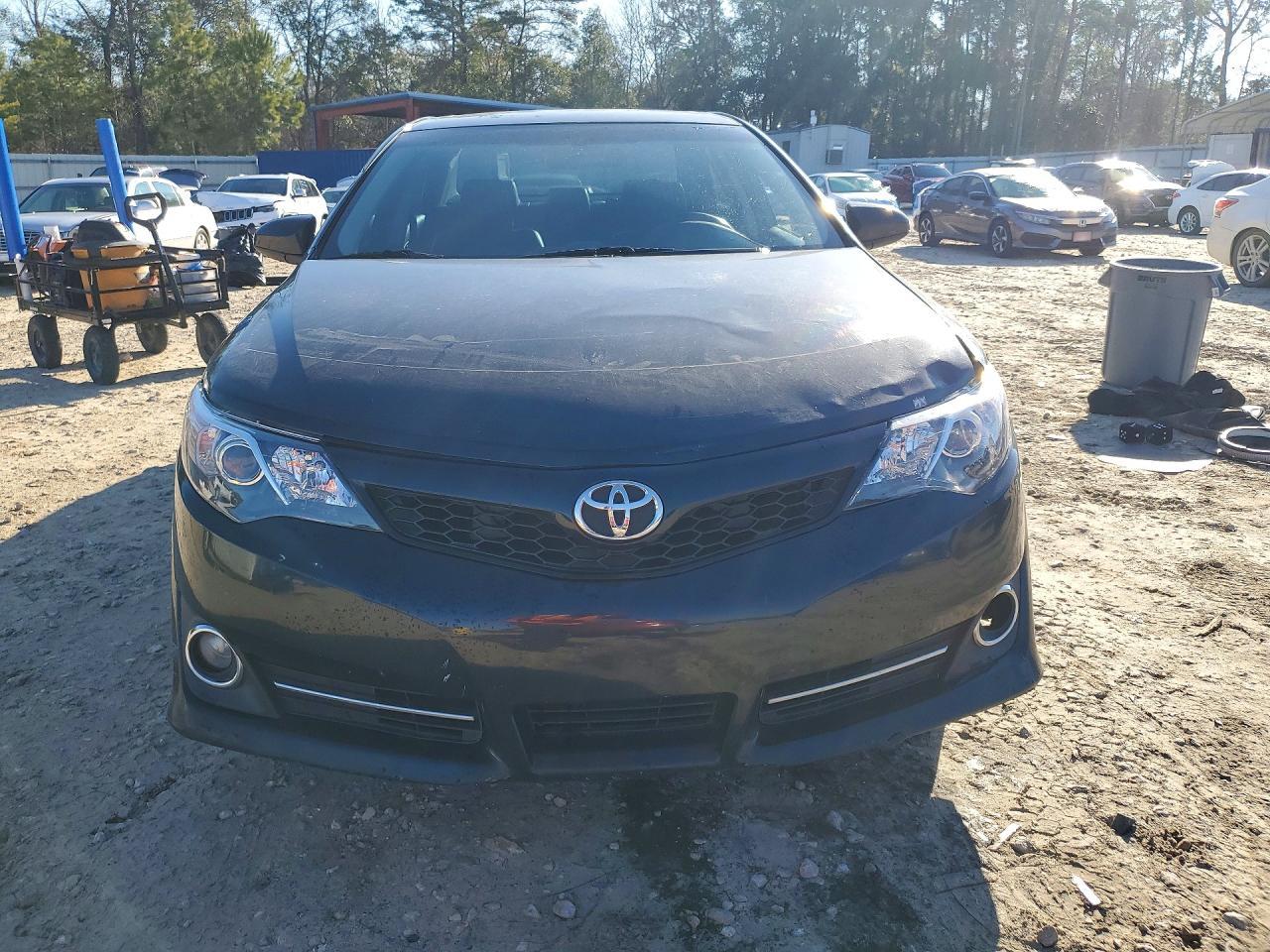 2014 TOYOTA CAMRY