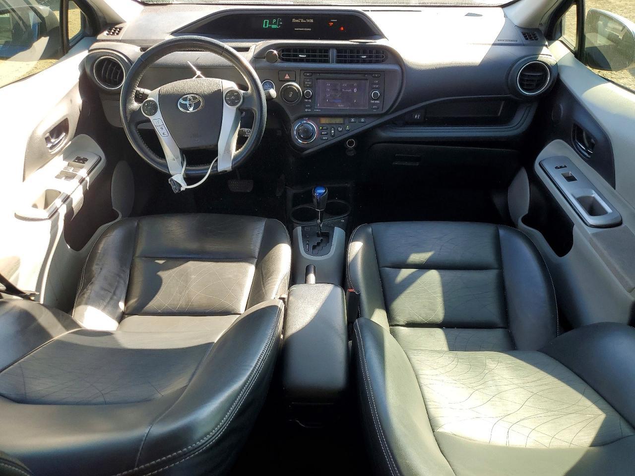 2013 TOYOTA Prius c