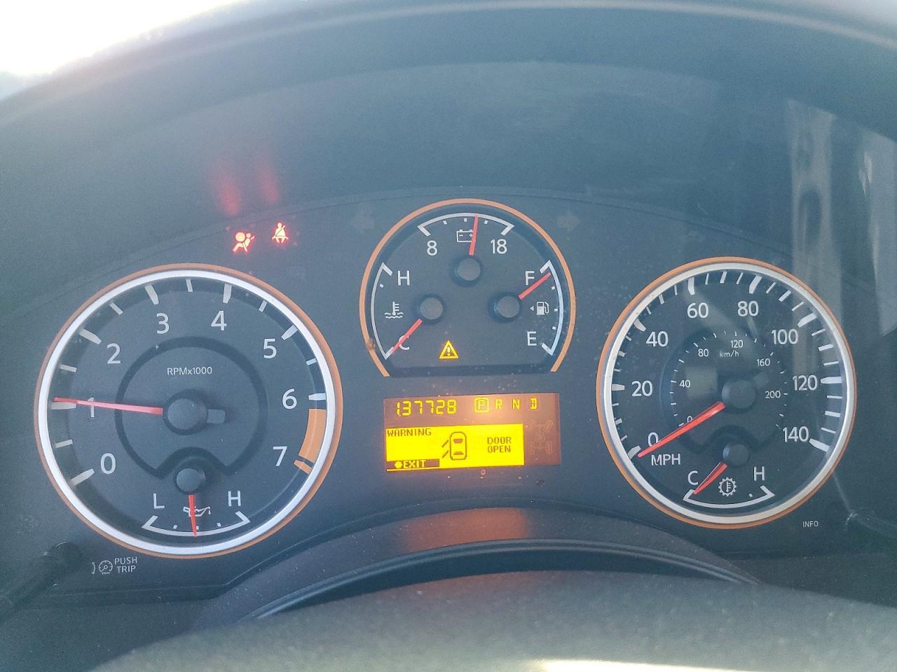 2015 NISSAN Titan
