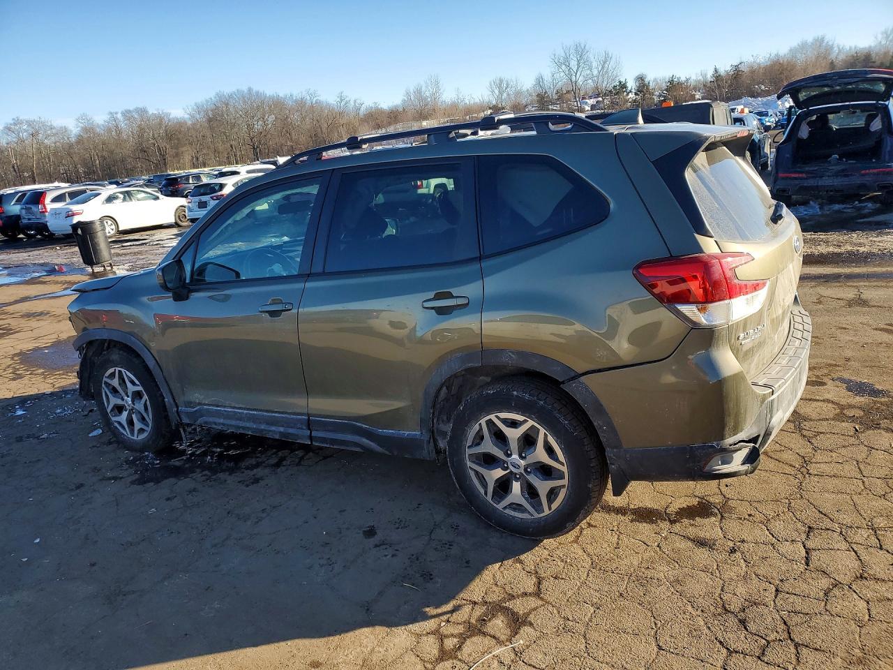 2022 SUBARU FORESTER