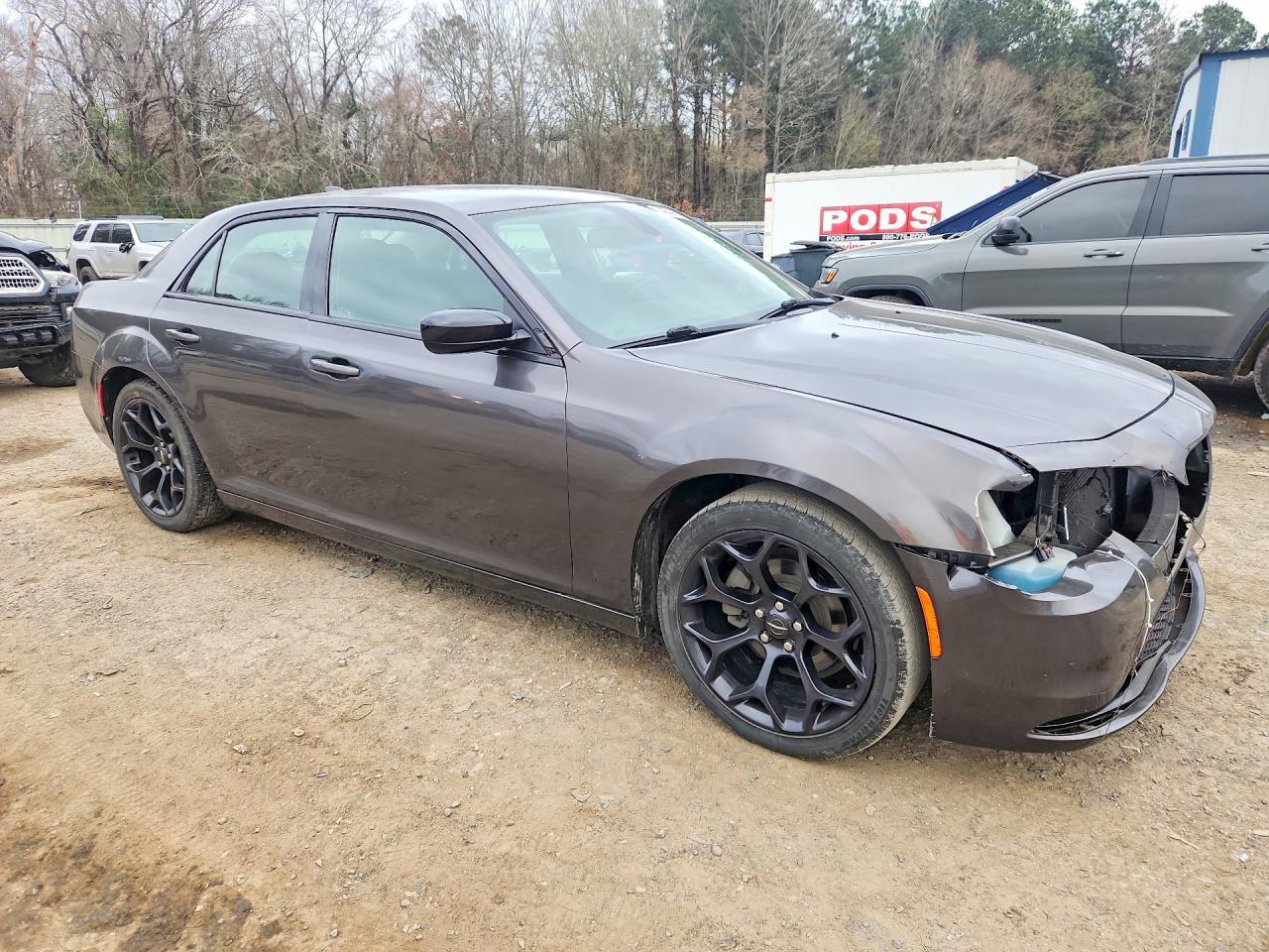 2019 CHRYSLER 300