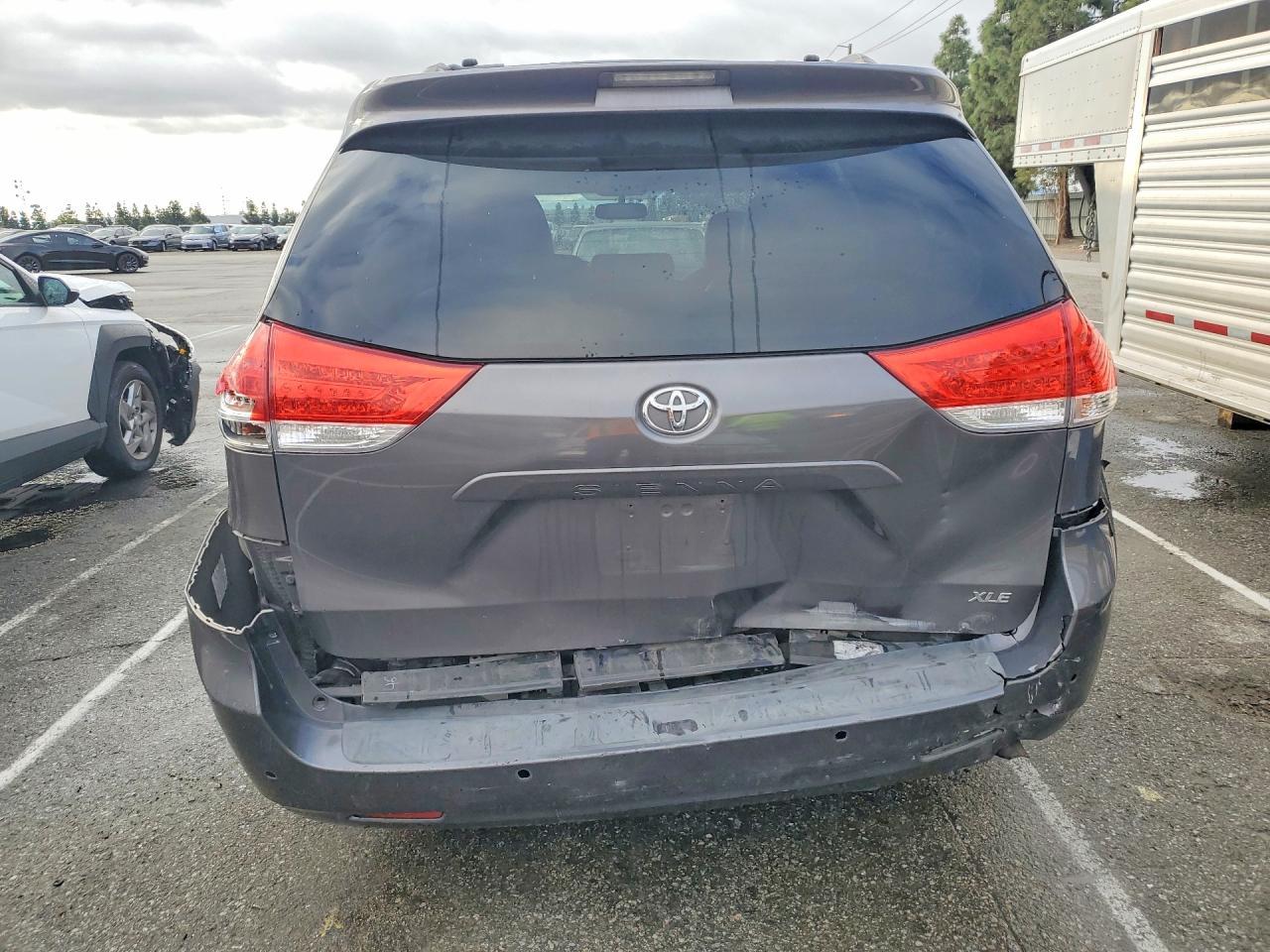 2014 TOYOTA SIENNA