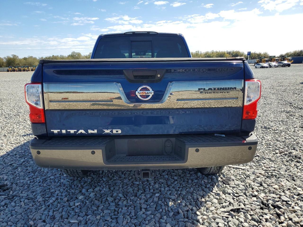 2016 NISSAN Titan