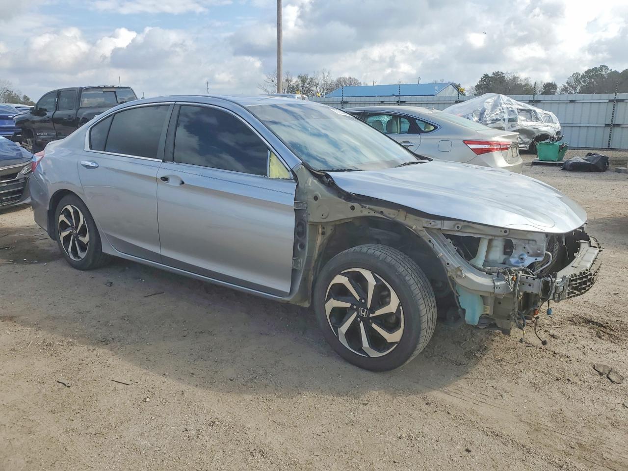 2017 HONDA ACCORD