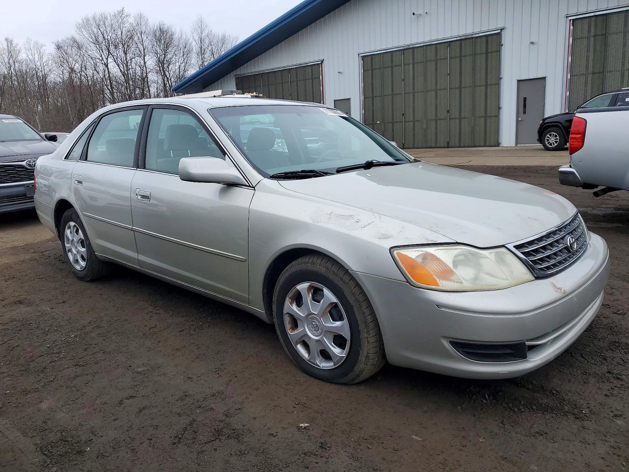 2004 TOYOTA Avalon