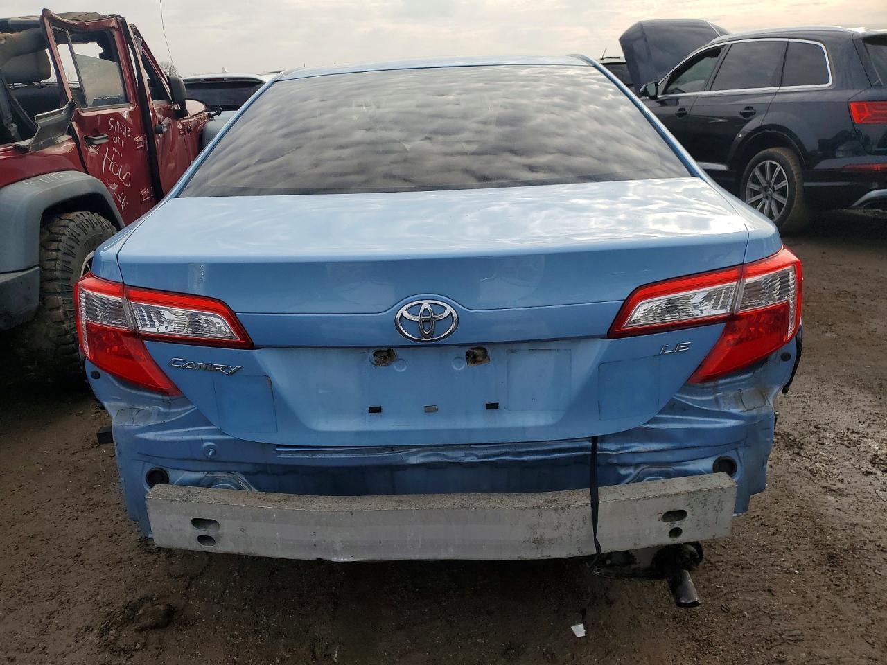 2014 TOYOTA CAMRY