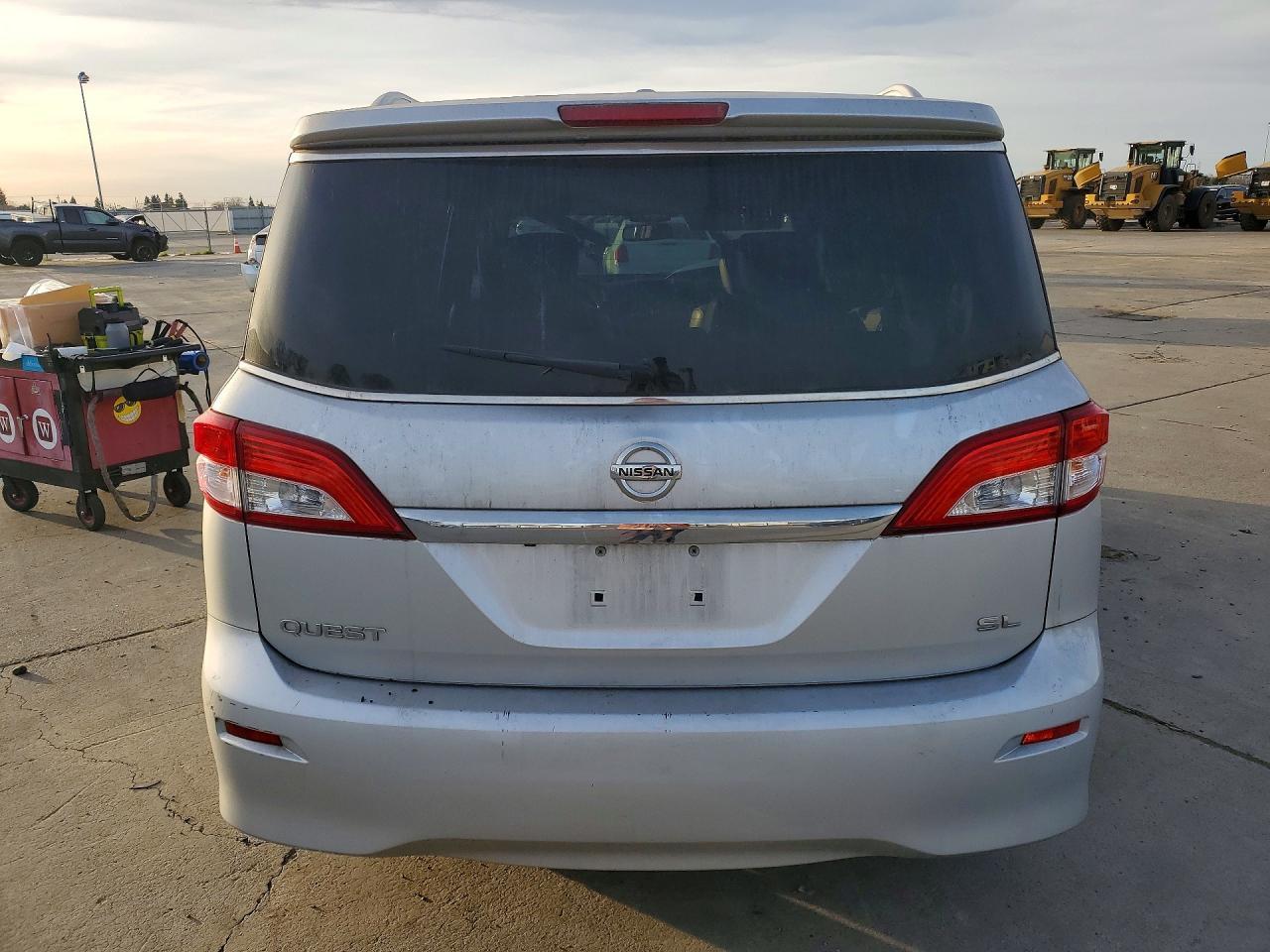 2013 NISSAN Quest
