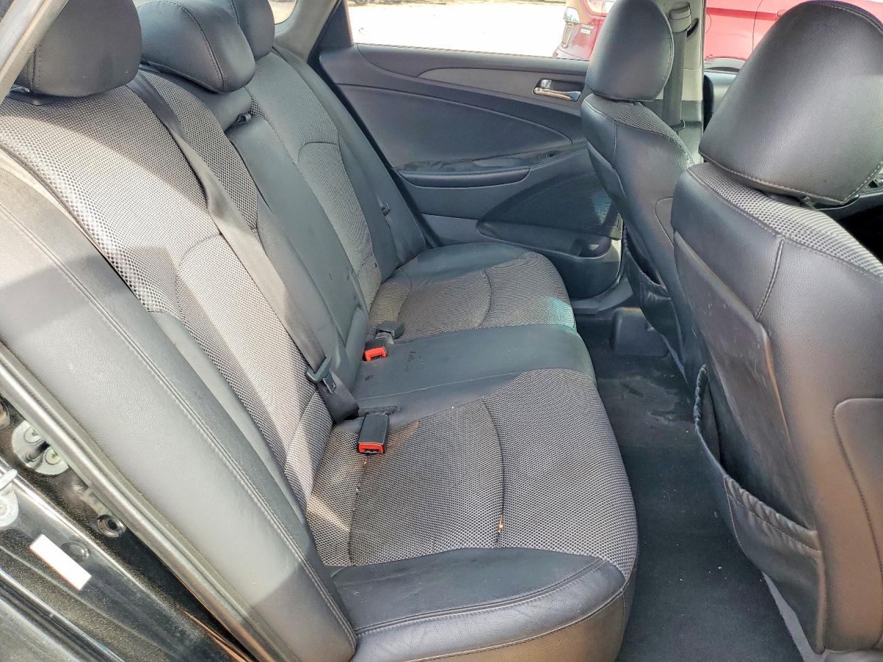 2011 HYUNDAI SONATA
