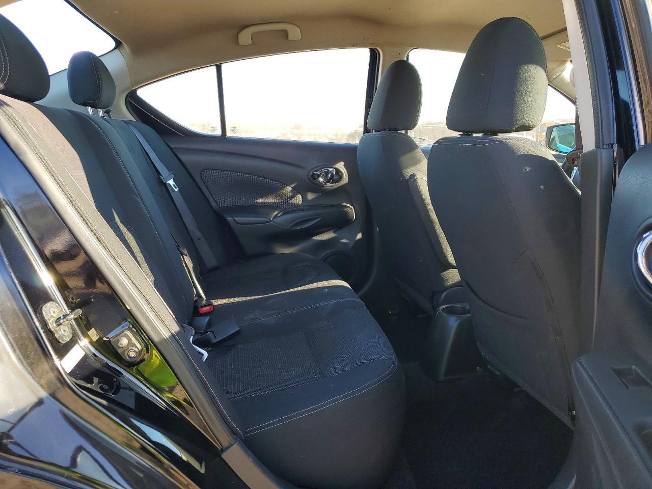2017 NISSAN VERSA