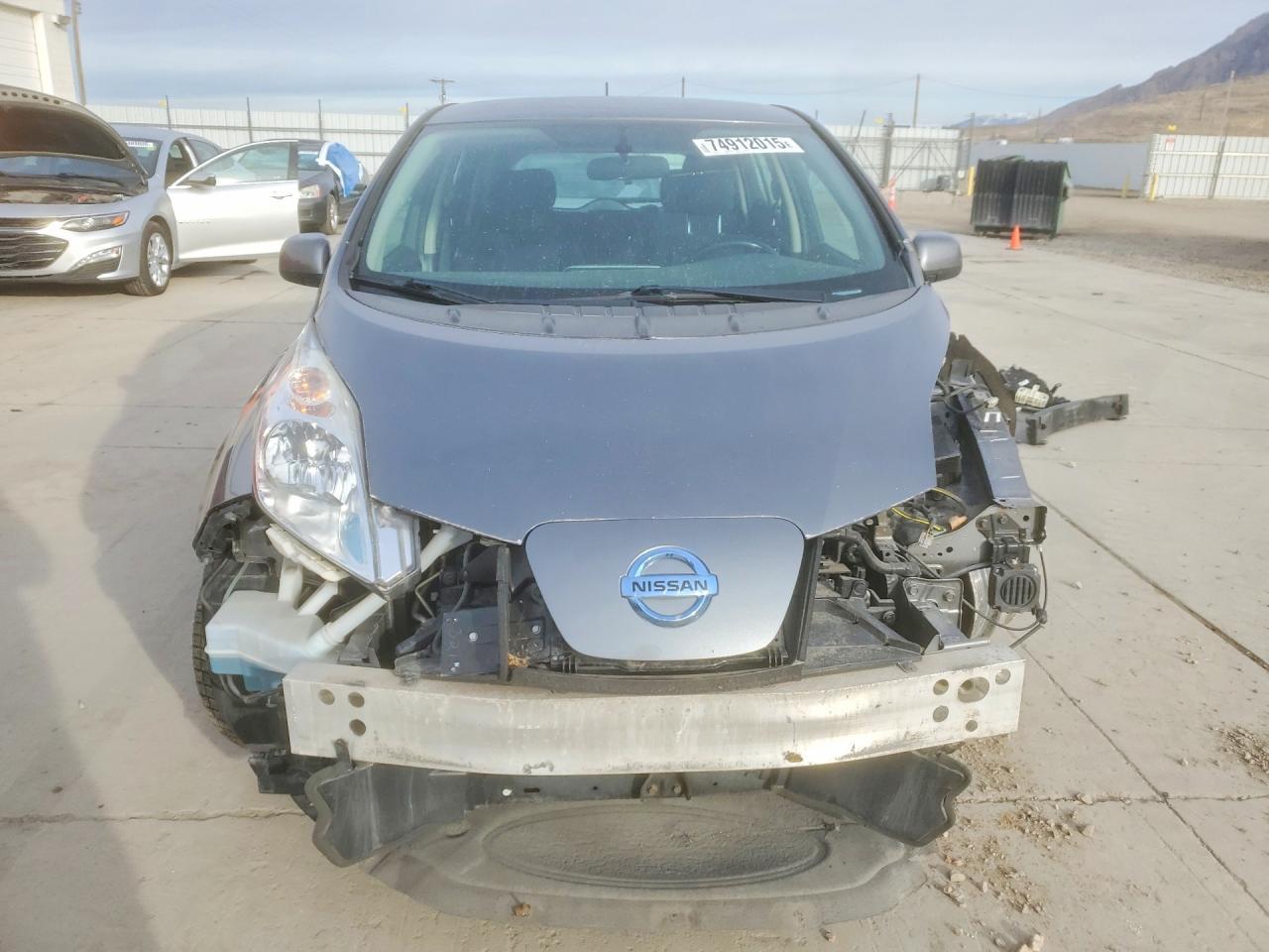 2015 NISSAN LEAF