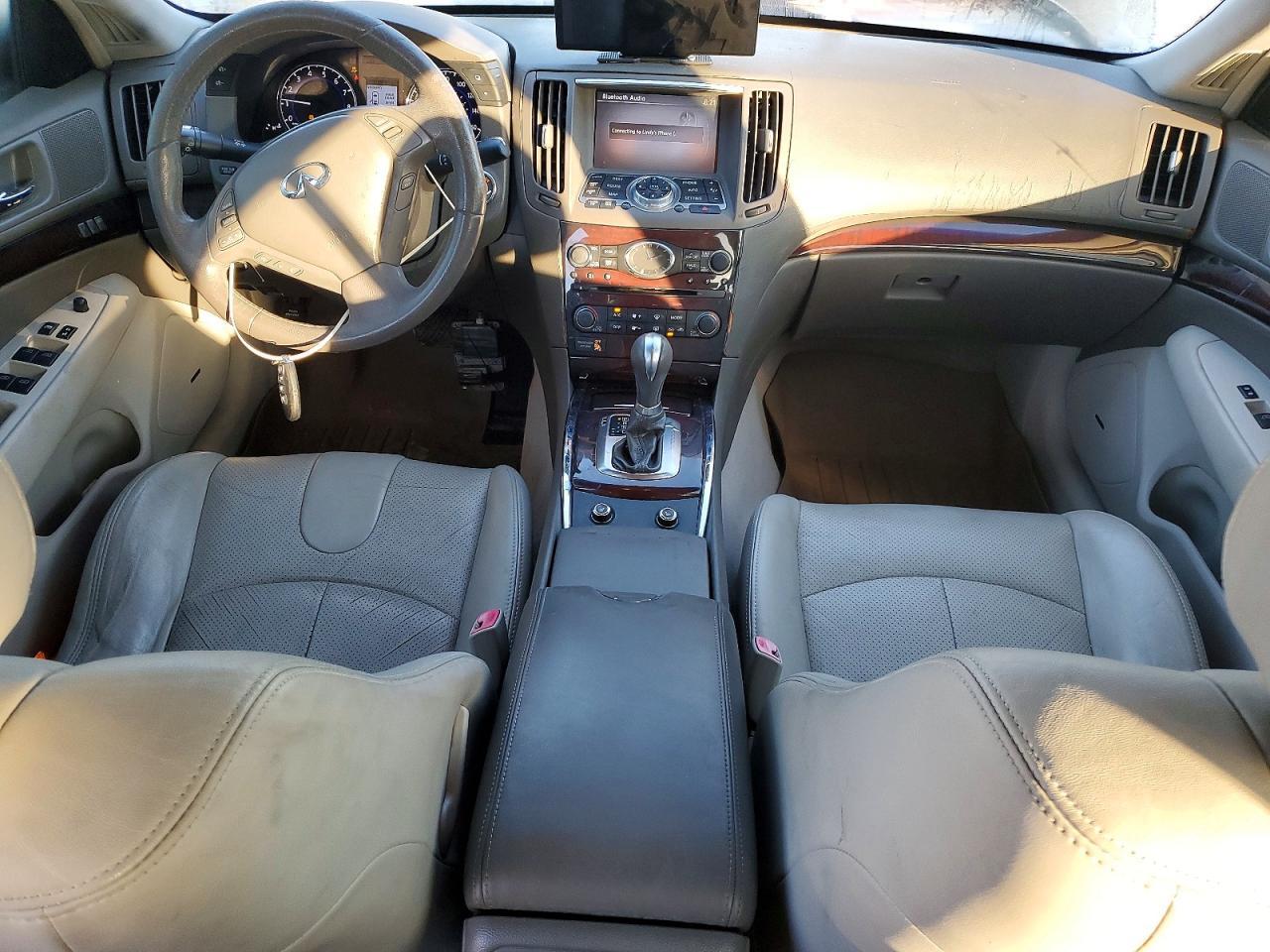 2011 INFINITI G37