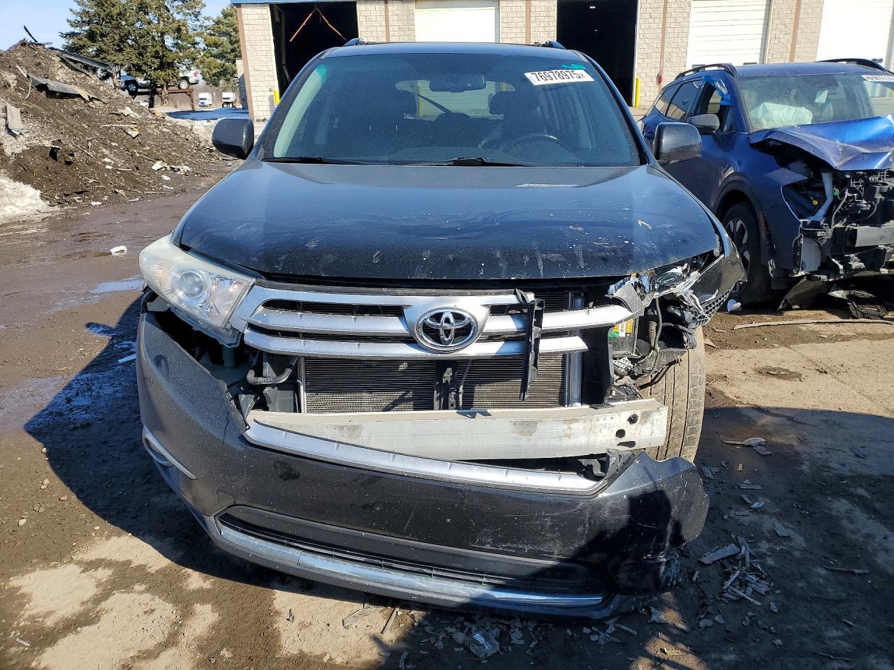 2011 TOYOTA HIGHLANDER