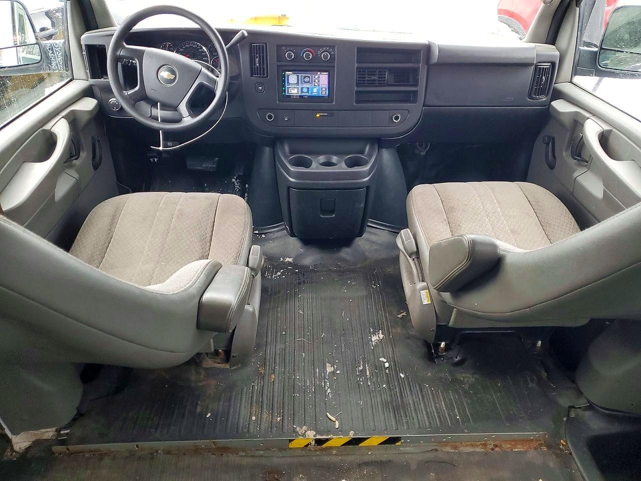 2013 CHEVROLET Express 1500
